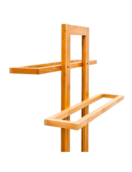 Toallero de pie de dos niveles fabricado en bambú y de acero con un acabado  de